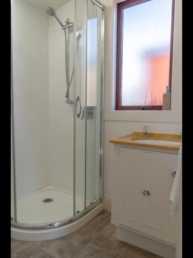Te Anau Holiday Home - Free Wifi - Free Bikes & Kayaks - Short Walk To Lake & Town - Top Views Exterior foto